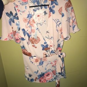 Cute petit floral tie shirt